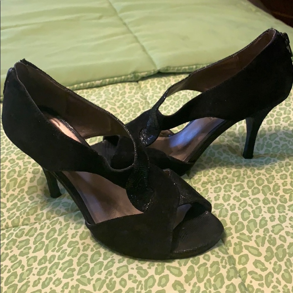 Black heels like new